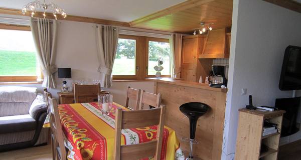 Diner with Fully Fitted Kitchen